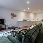 High-End Flat Near City Centre