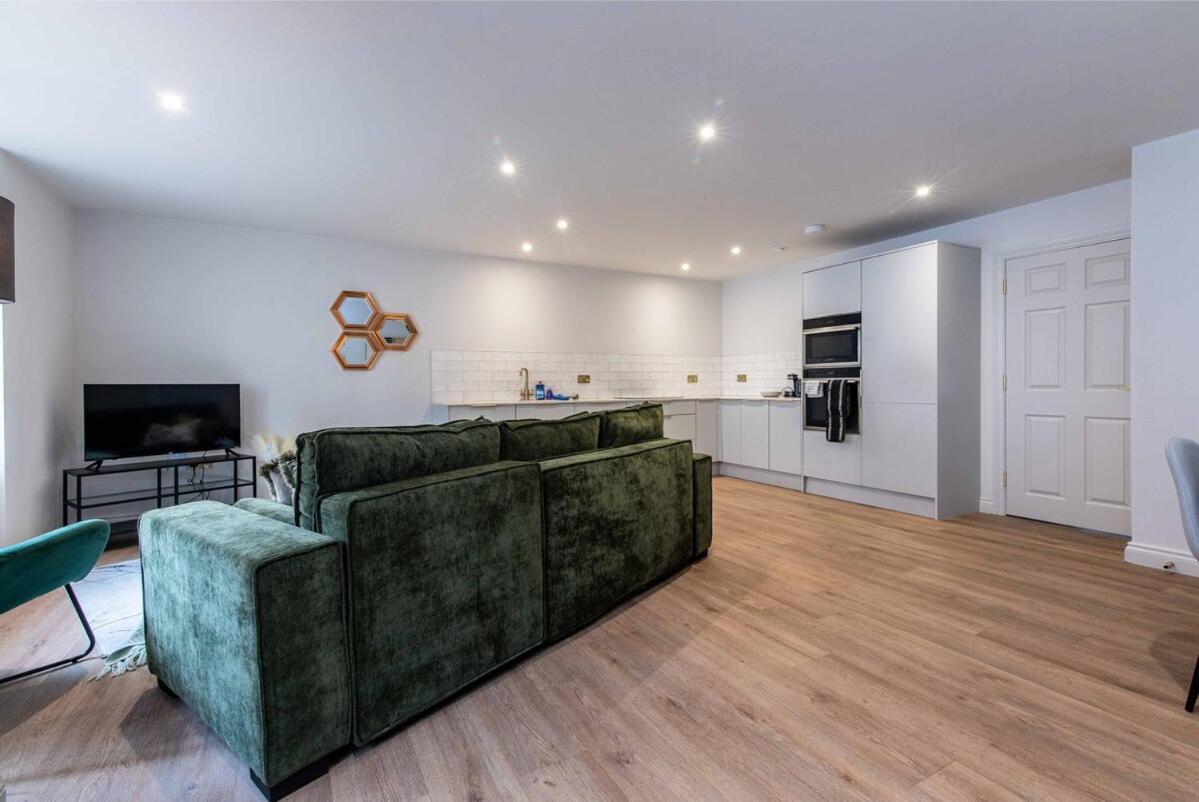 High-end Flat Near Centre Apartment *